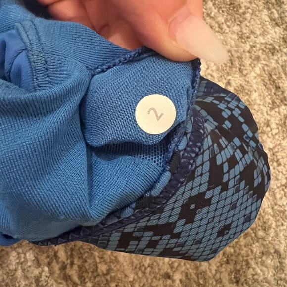 Lululemon Super Sport Tank with Pipe Built in Bra - Picture 4 of 6